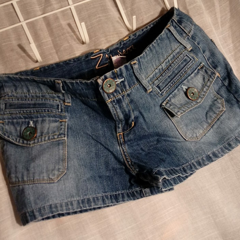 Z Universe short shorts size 6